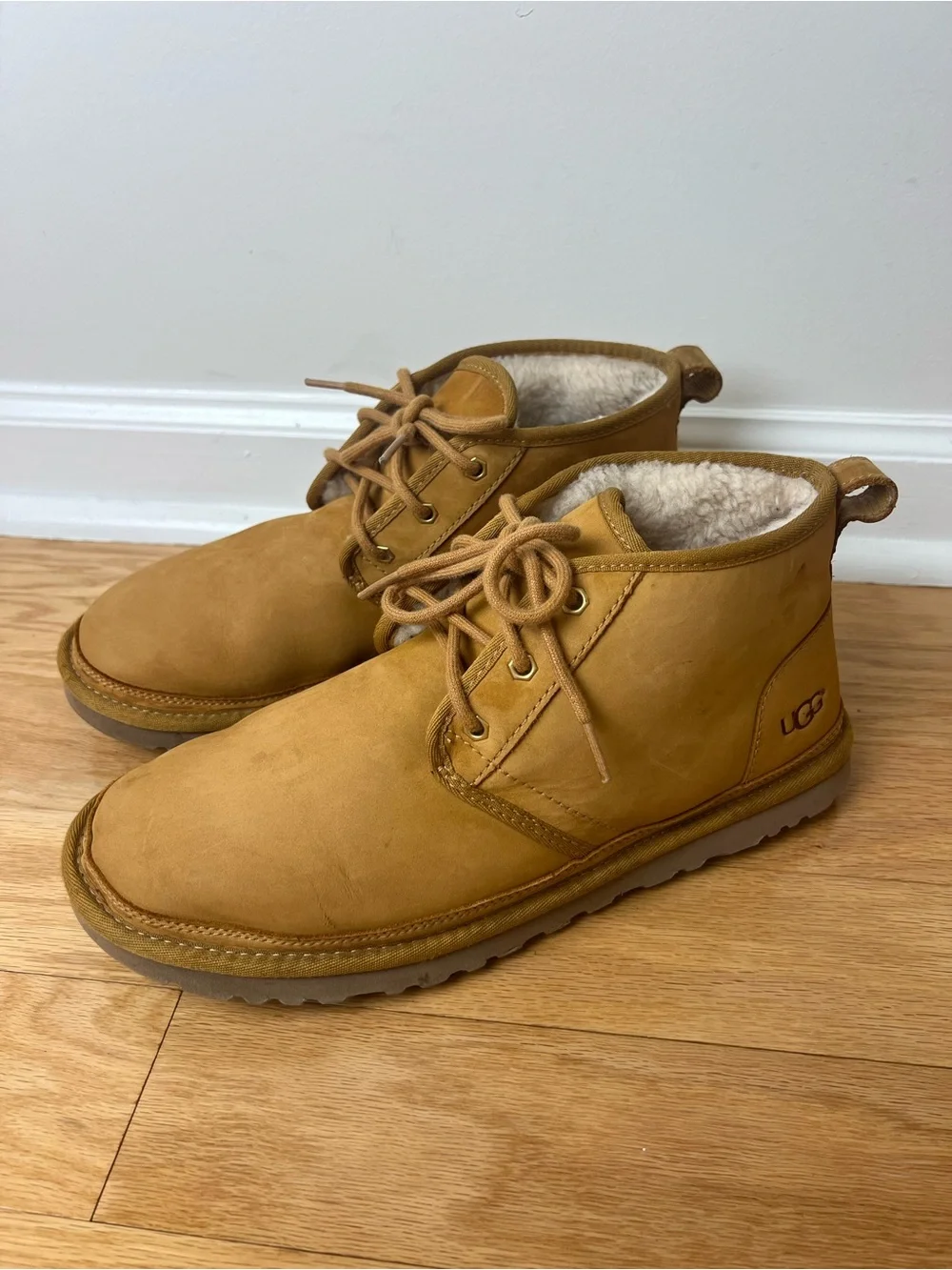 UGG Men’s Neumel Waterproof Chukka Boots in Chestnut Tan Size 11